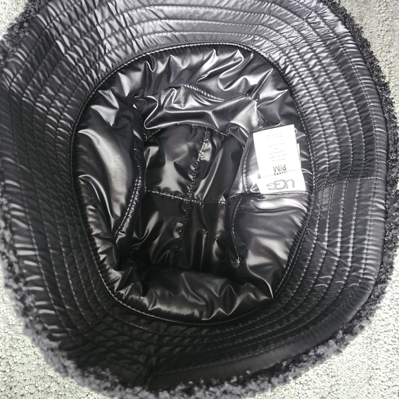 UGG Textured Black Bucket Hat - Picture 4 of 4